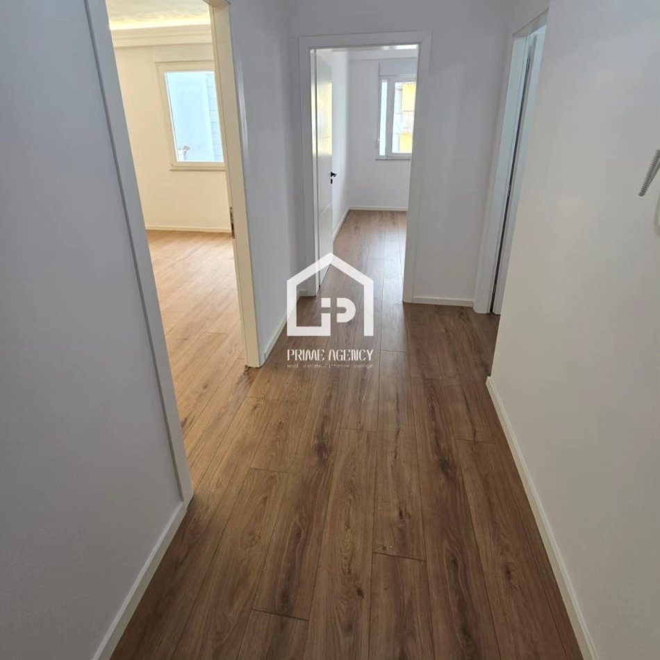 SHITET APARTAMENT 2+1/Rruga Kavajës/ Qendra biznesit : Condor Center