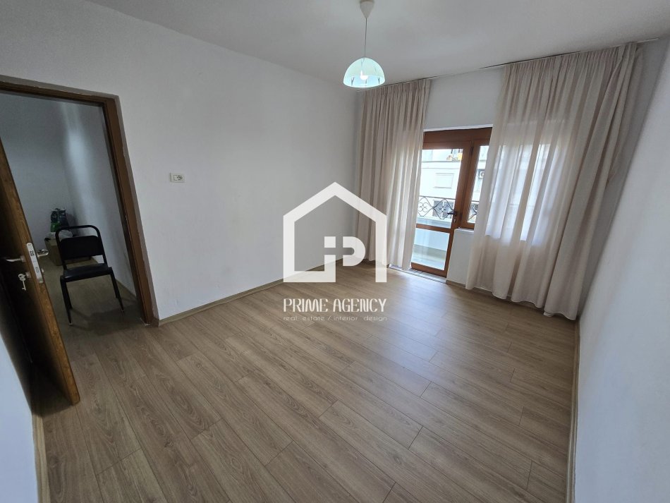 SHITET: Apartament 1 +1 /zona: Pogradec/ RRUGA RINIA