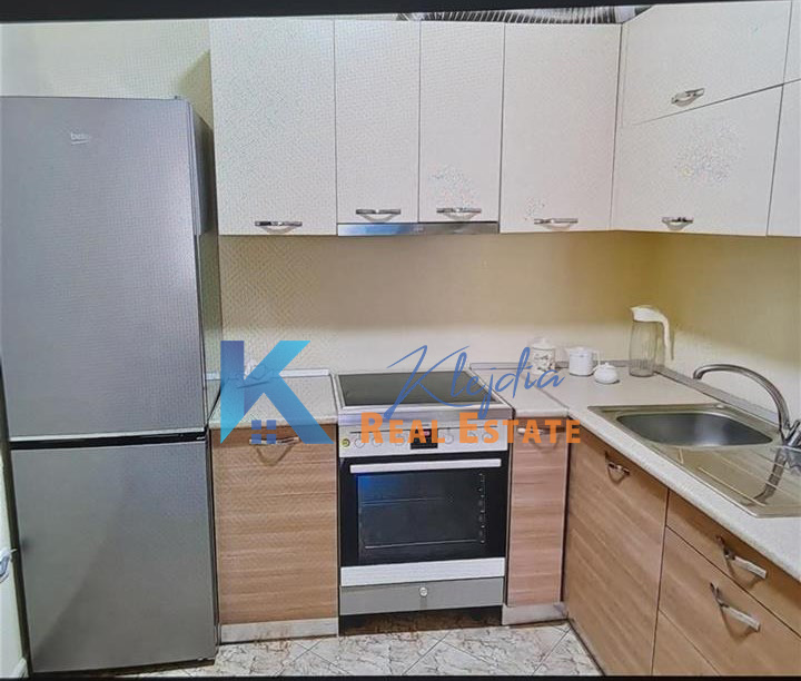 Tirane, jap me qera apartament 2+1+Ballkon Kati 9, 94 m² 650 € (Stacioni i Trenit)
