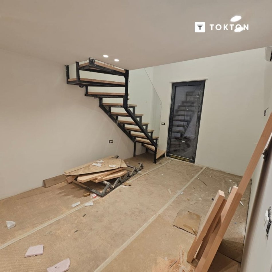 Tirane, jepet me qera ambjent biznesi Kati 1, 150 m² (Porcelan, pranë UET, Tiranë, TT 1424)