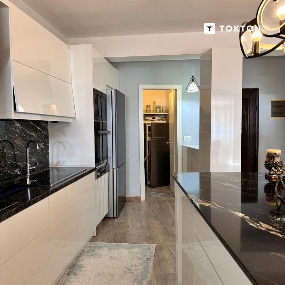 Sarande, shitet apartament 3+1 Kati 5, 160 m² 250.000 € (Rruga Studenti, Sarandë, TT 1452)