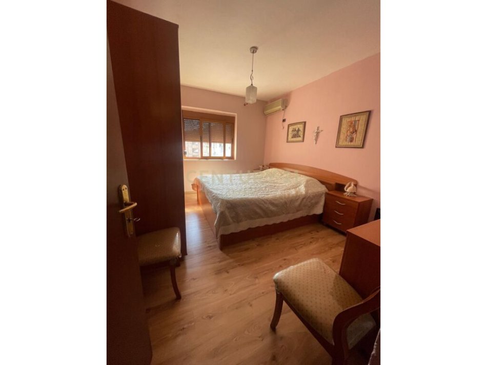 Tirane, shes apartament 3+1 Kati 5, 80 m² 110.000 € (Rruga Bardhyl)