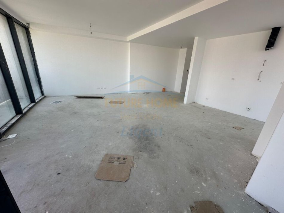 Tirane, jepet me qera 3+1+Ballkon Kati 7, 232 m² 2.500 € (Liqeni Artificial, Lake View Residence)