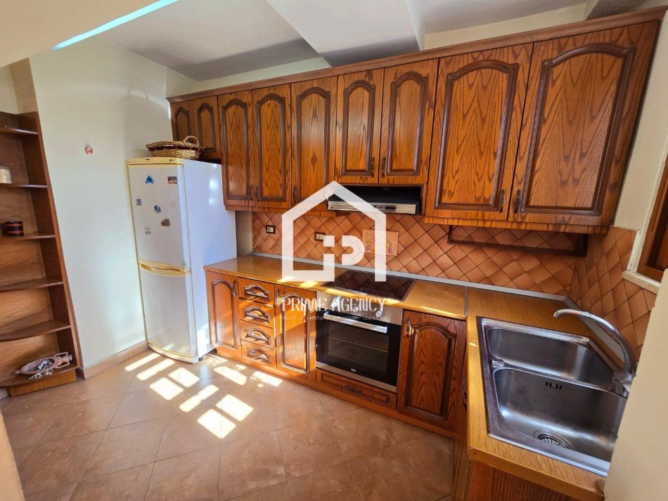 JEPET ME QIRA: Apartament 1+1/Qender/Piazza