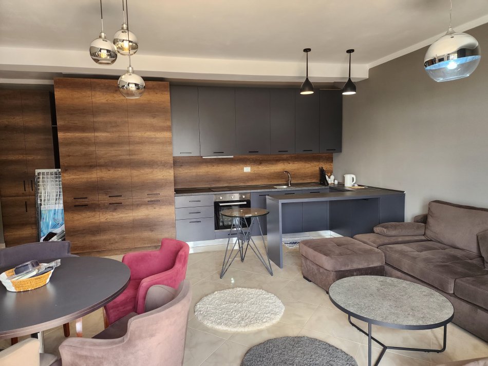 Vlore, shitet apartament 1+1+Ballkon Kati 7, 73 m² 184.900 € (Lungo Mare)