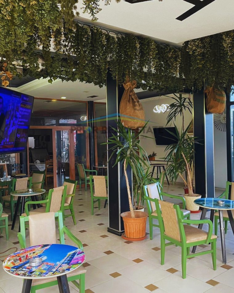 Tirane, jepet me qera ambjent biznesi Kati 2, 124 m² 800 € (Bathore)