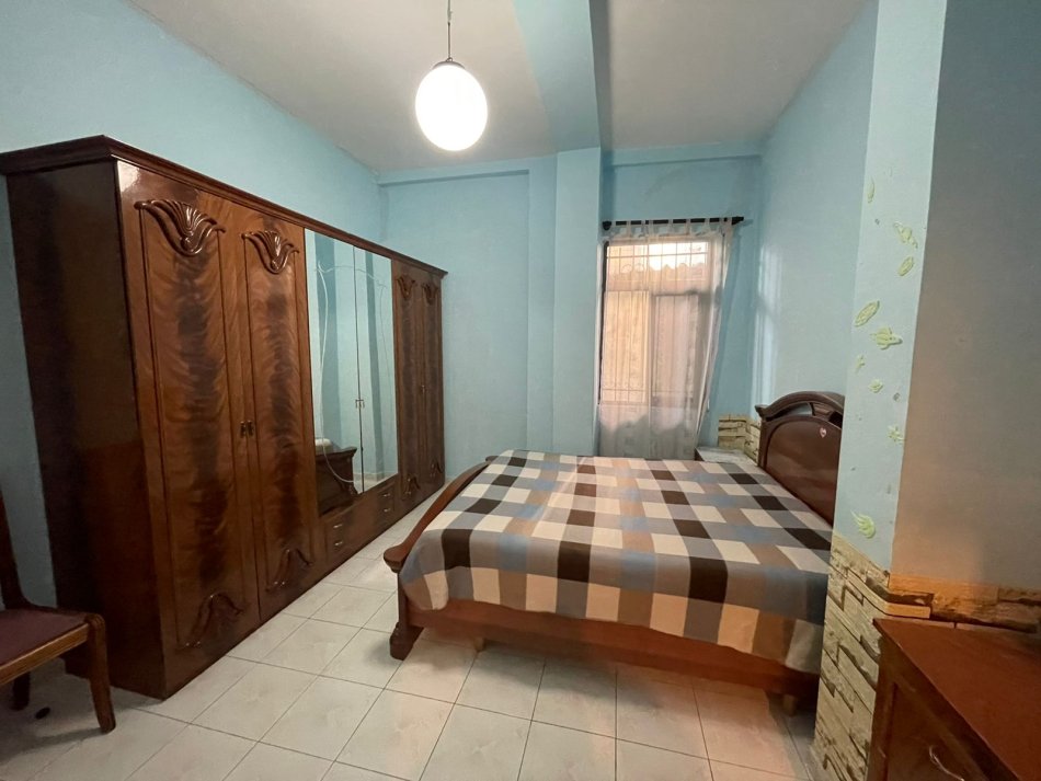 Tirane, jepet me qera apartament 1+1 Kati 1, 62 m² 500 € (Qender)