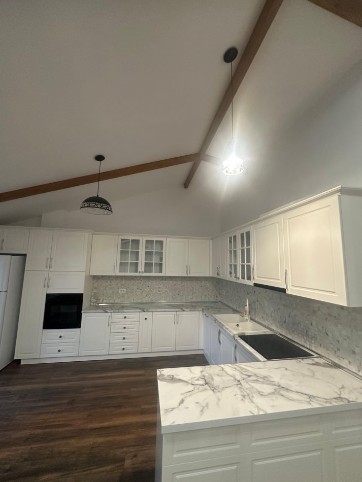 Tirane, jepet me qera apartament+verande | Penthouse 3+1 Kati 3, 200 m² 1.500 € (TEG)