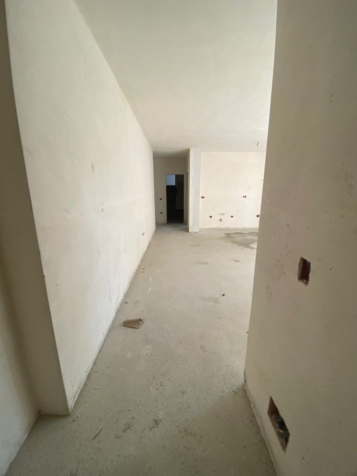 Vlore, shitet apartament 2+1 Kati 4, 119 m² 248.850 € (Reshat Osmani)