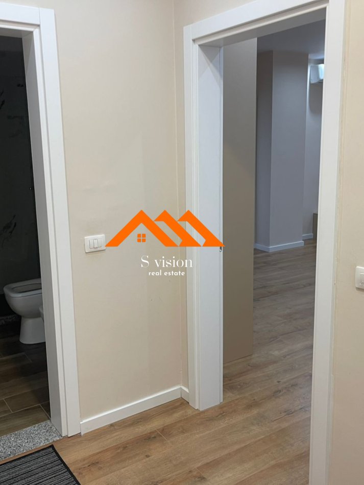 Durres, jepet me qera apartament 1+1+Ballkon Kati 11, 80 m² 500 € (Rruga Kuminit)