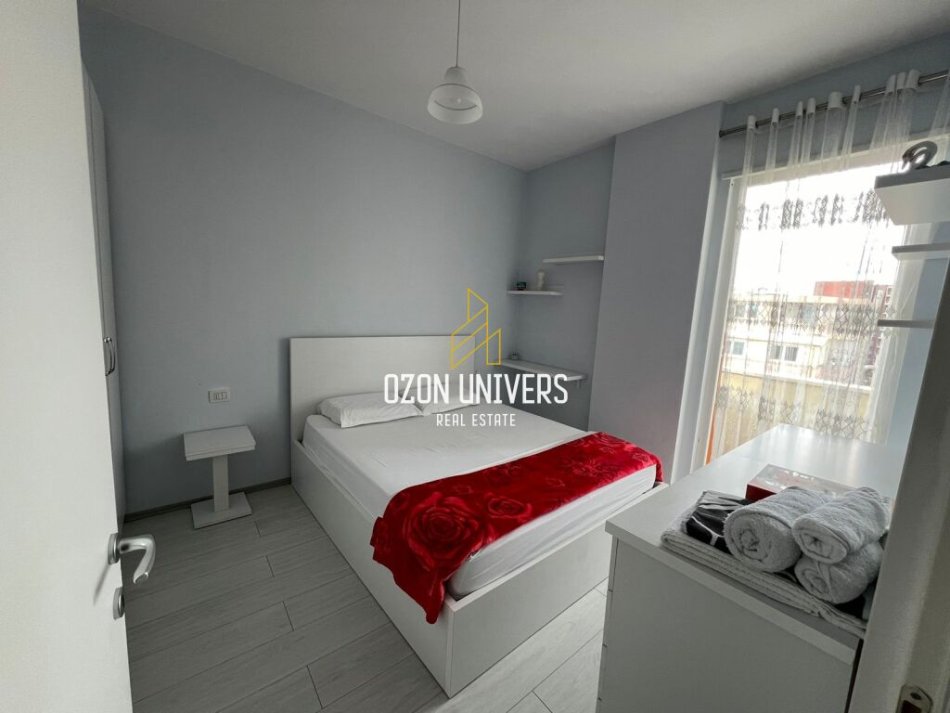 Tirane, jepet me qera apartament 1+1 Kati 6, 55 m² 650 € (Laprake)
