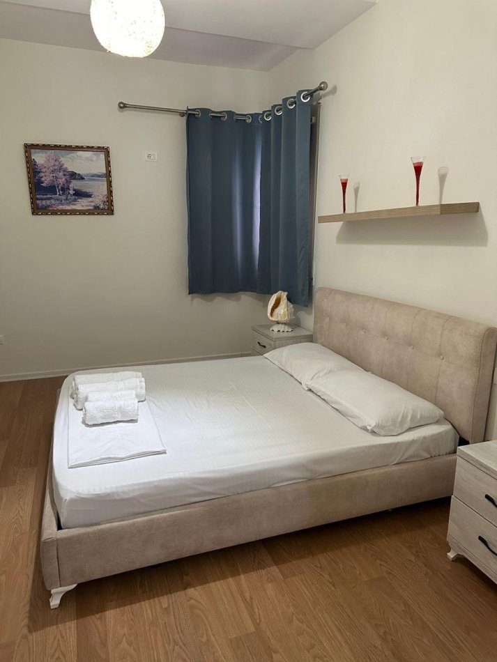 Tirane, jepet me qera apartament 1+1 Kati 4, 70 m² 500 € (Materniteti i Ri)
