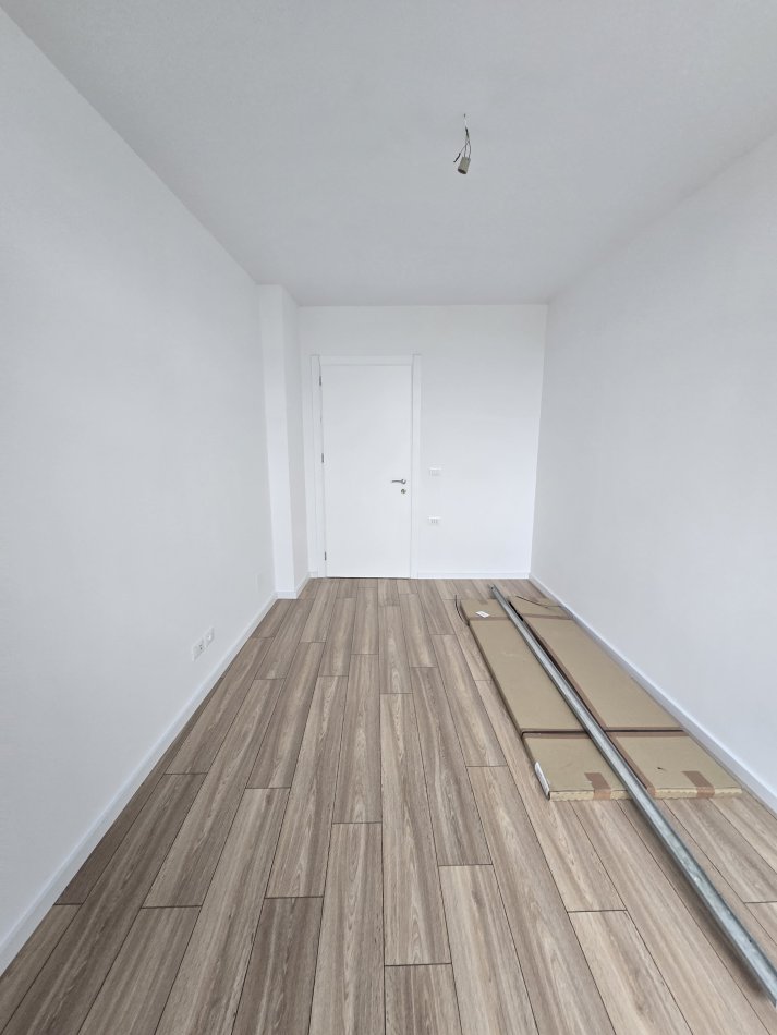 Tirane, jepet me qera apartament 2+1 Kati 1, 92 m² 1.200 € (Lake View)