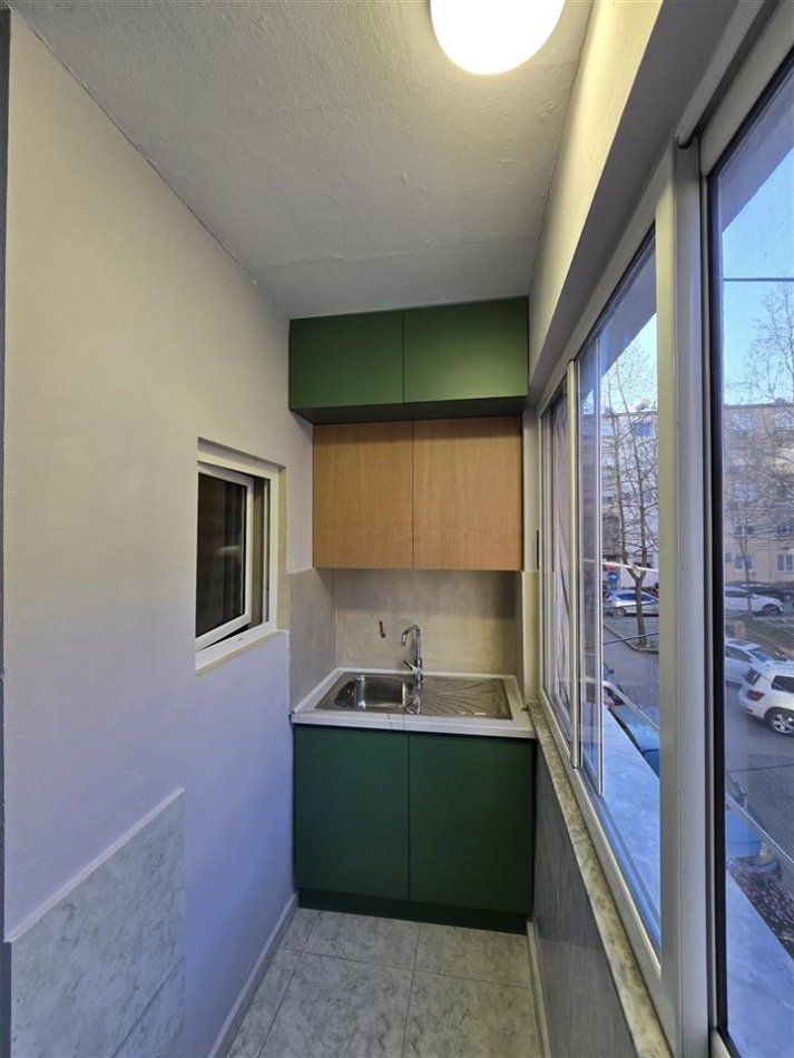 Tirane, jepet me qera apartament 1+1 Kati 2, 65 m² 600 € (Ali Demi)