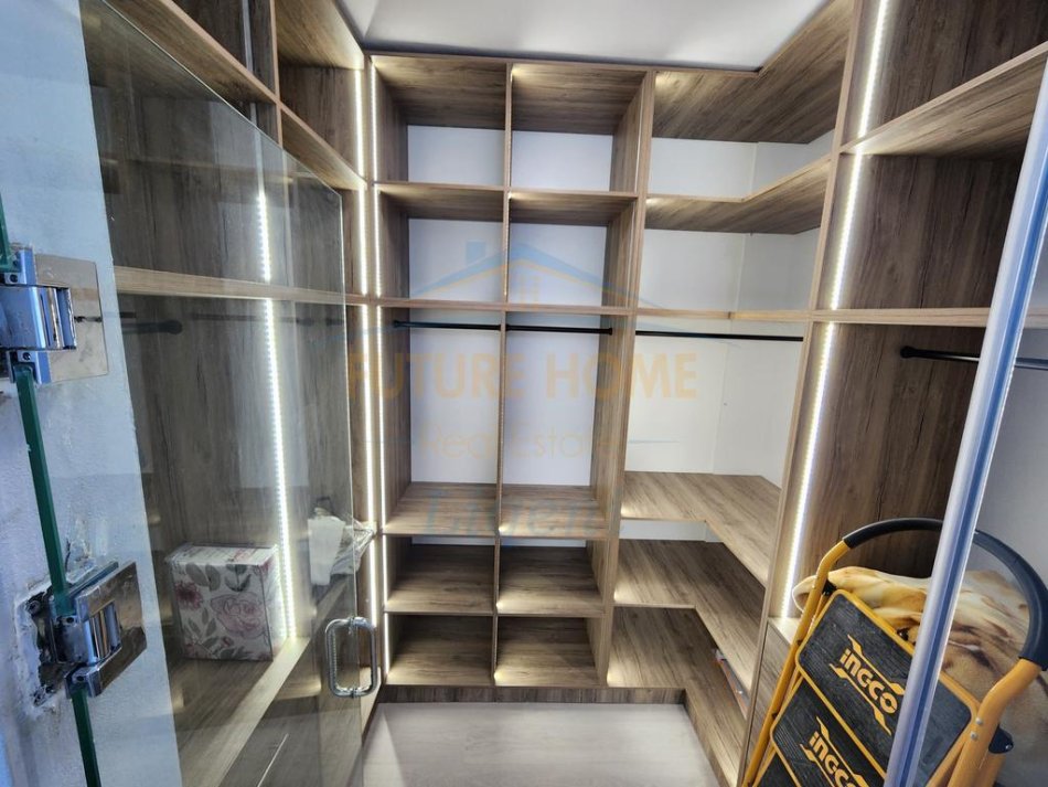 Tirane, jepet me qera apartament 1+1+Parkim, Kati 4, 70 m² 600 € (Unaza e Re, River Residence)