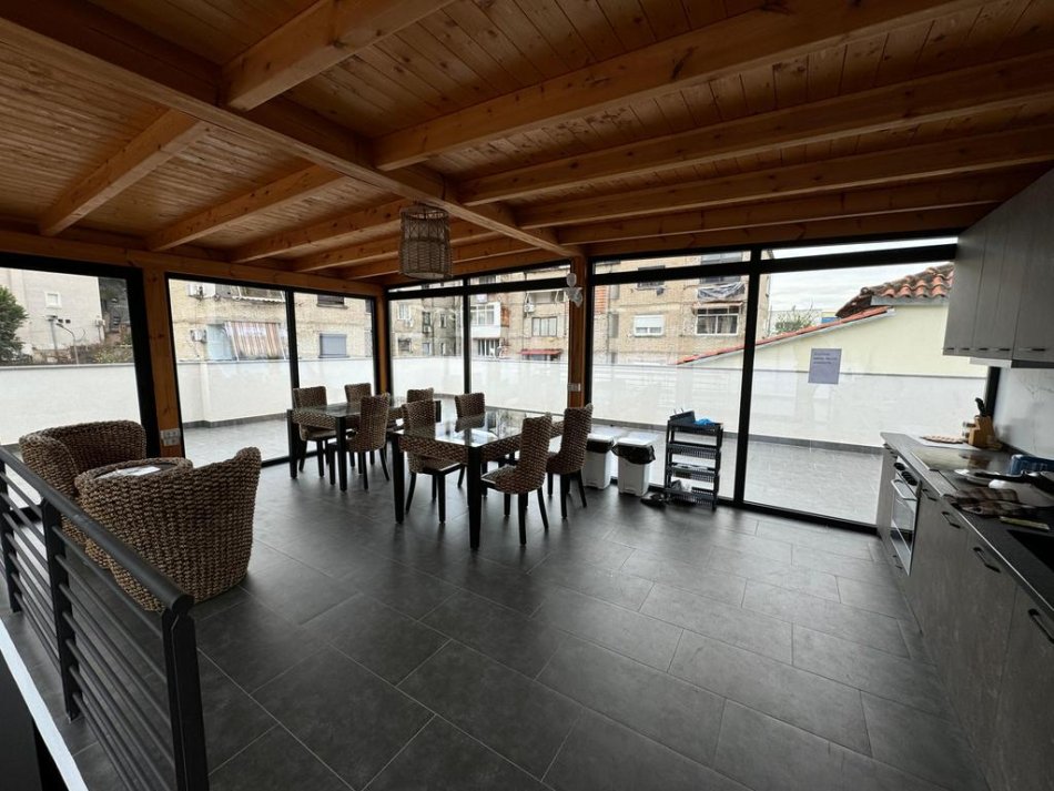 Tirane, shitet Vile , 800.000 € (QSUT, TIRANE)