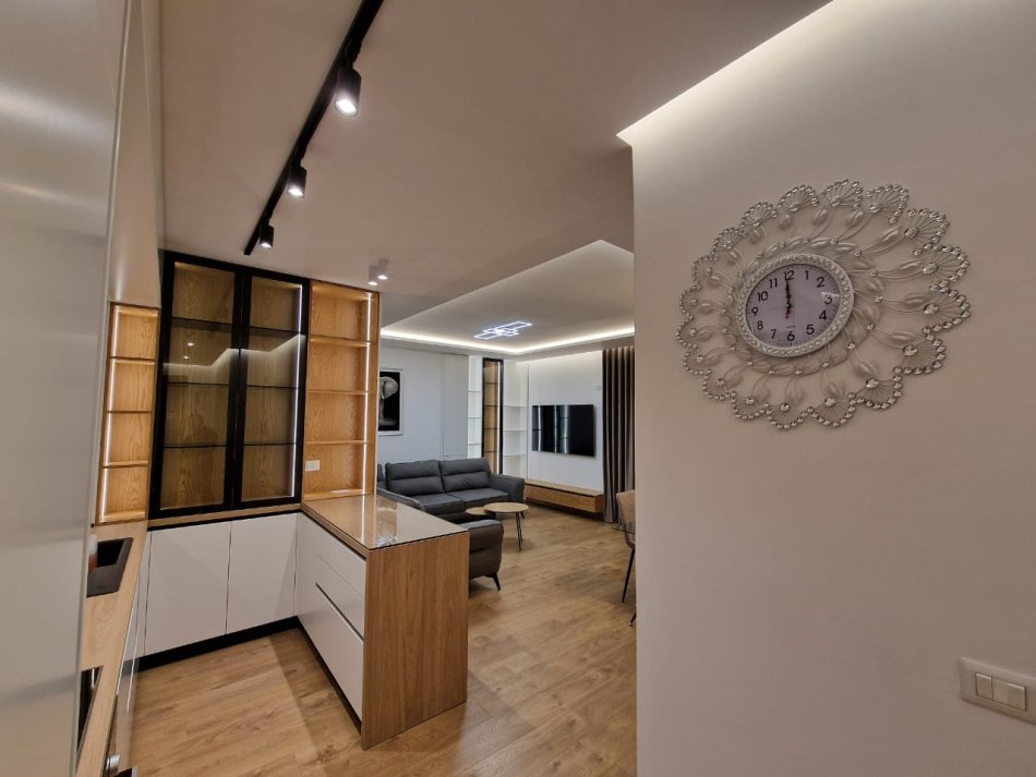 Tirane, jepet me qera apartament 2+1 Kati 3, 115 m² 1.200 € (Kopshti Zoologjik)
