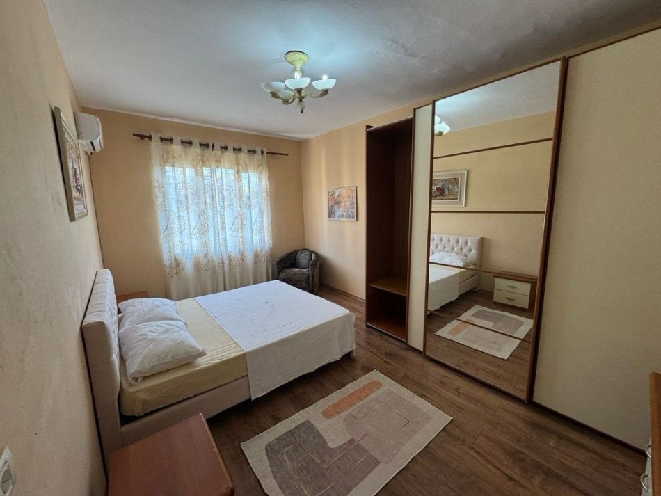 Tirane, jepet me qera apartament 2+1 Kati 4, 70 m² 550 € (Mozaiku)