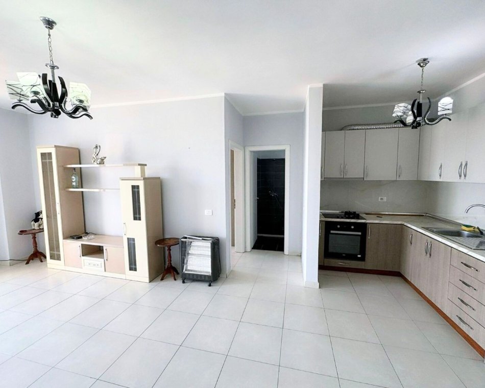 Kavaje, shitet apartament 1+1+Aneks+Ballkon Kati 5, 72 m² 50.000 € (Shetitorja,Josif Budo,Kavaje)