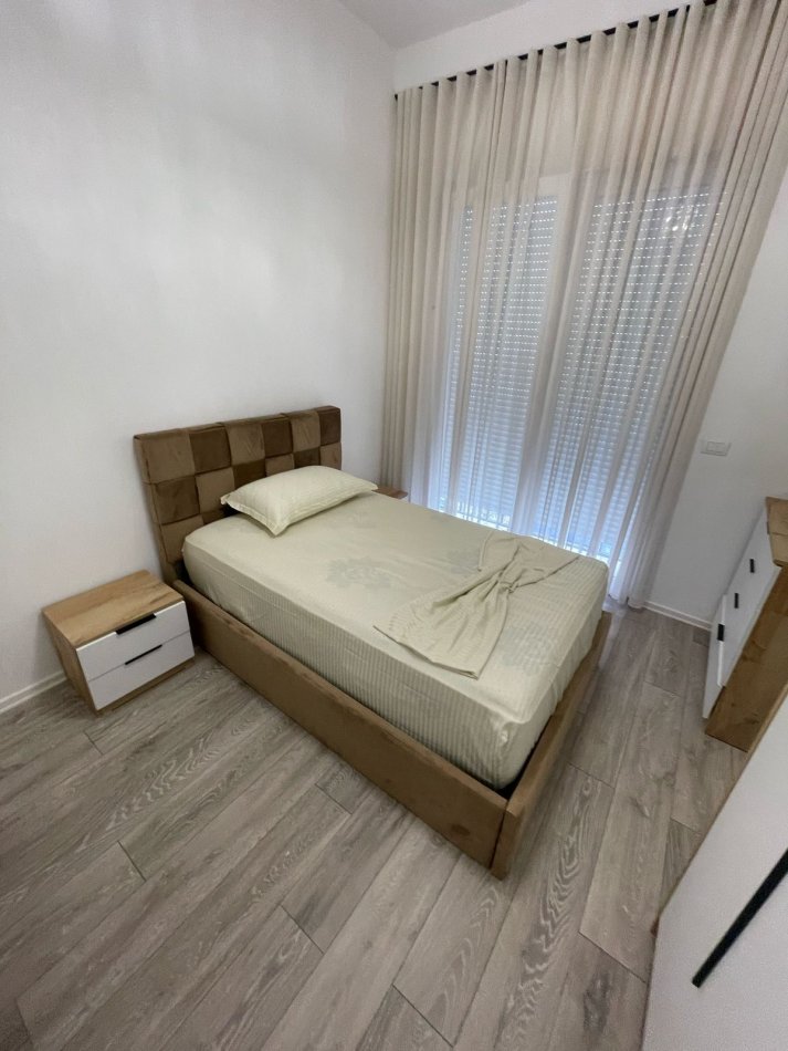 Tirane, jepet me qera Vile 3 Katshe Kati 0, 170 m² 2.500 € (Rezidenca Vila Lule)