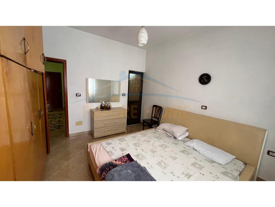 Tirane, jepet me qera apartament 2+1 Kati 2, 113 m² 500 € (Qytet Studenti)
