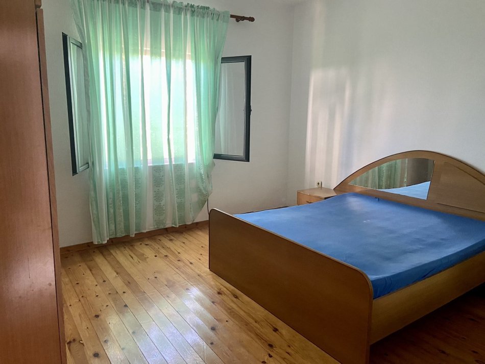 Tirane, jepet me qera shtepi 1+1+Aneks+Ballkon Kati 2, 110 m² 400 € (Vilat Amerikane)