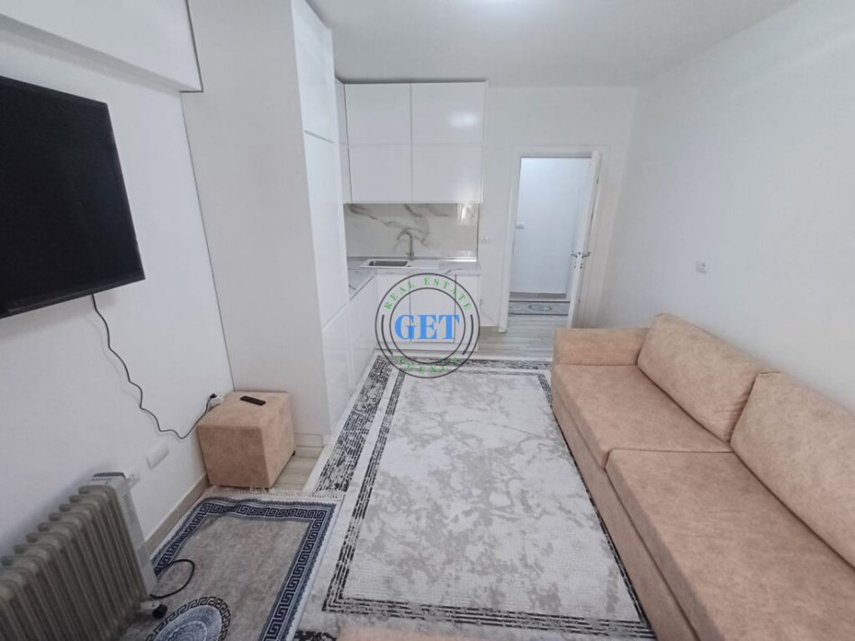 Durres, jepet me qera apartament 2+1 , 58 m² 300 € 