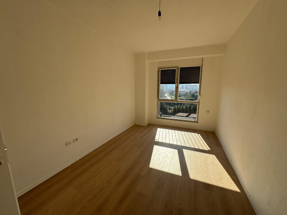 Shqiperi, shitet apartament 2+1 Kati 5, 150 m² 230.000 € (Ish Fusha e Aviacionit)