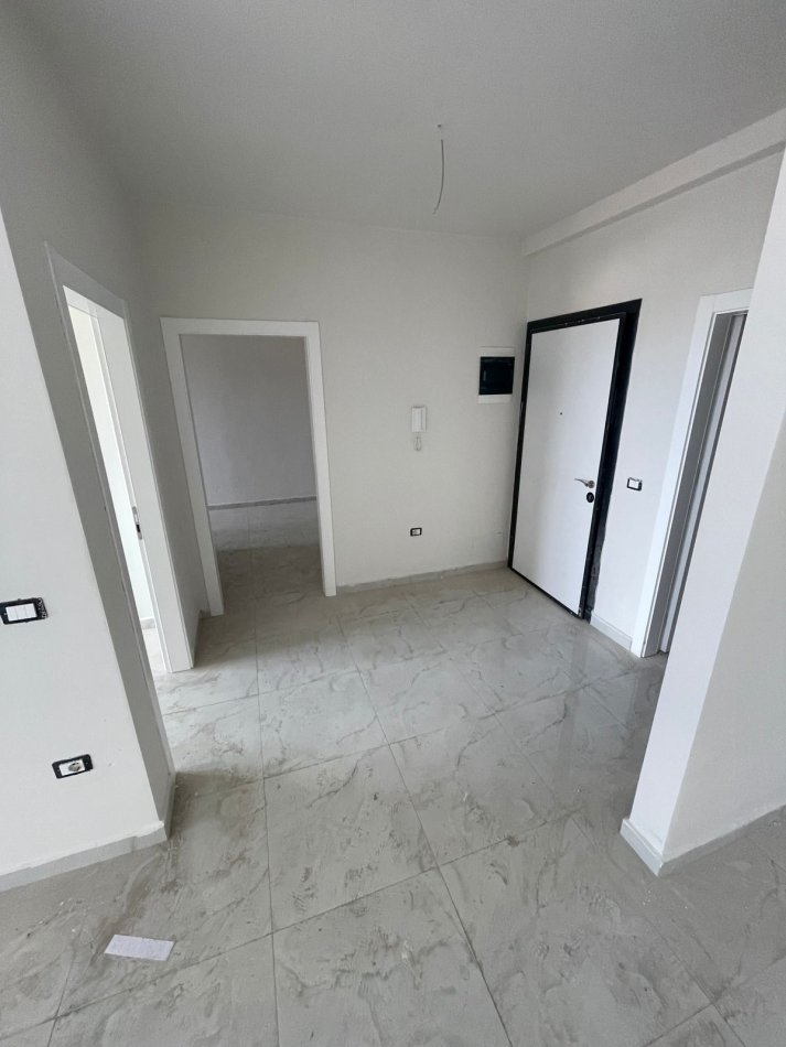 Tirane, jepet me qera apartament 2+1 Kati 5, 94 m² 450 € (Tirana Golden Park 3)