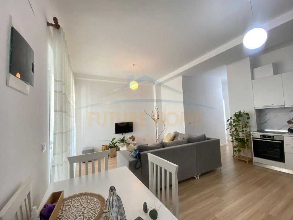 Tirane, jepet me qera apartament 2+1 Kati 5, 90 m² 600 € (Kompleksi Marga)