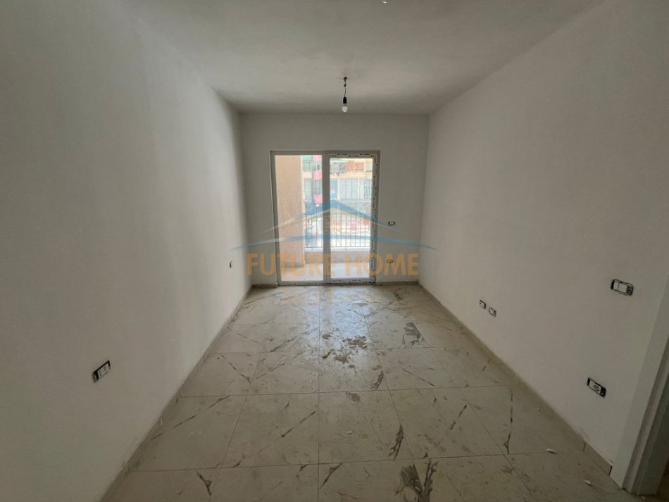 Tirane, jepet me qera apartament 1+1 Kati 2, 79 m² 400 € (Kompleksi Aura, Tiranë)
