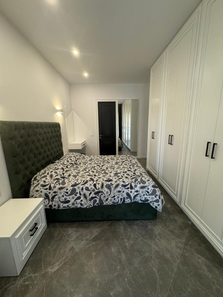 Tirane, jepet me qera apartament 2+1 Kati 5, 116 m² 1.300 € (Kompleksi Delijorgji)