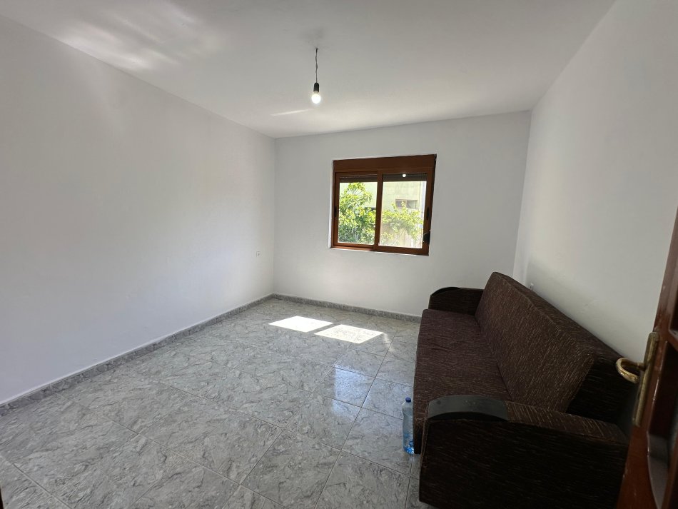 Durres, shes apartament 2+1+Ballkon Kati 2, 75 m² (OKAZION! SHITET APARTAMENT 2+1, STADIUMI DURRES.)