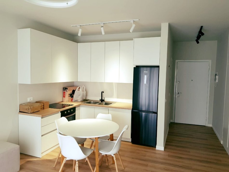 Tirane, jepet me qera apartament 2+1+Ballkon Kati 2, 95 m² 750 € (Rruga Kodra e Diellit)
