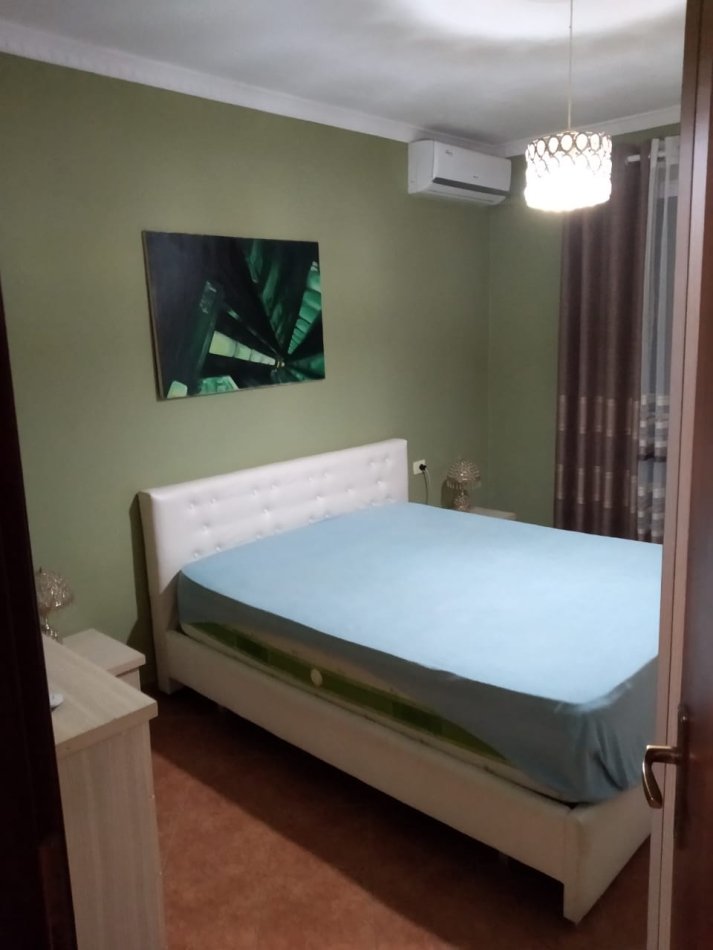 Tirane, jepet me qera apartament 2+1 Kati 7, 90 m² 450 € (Unaza e Re)