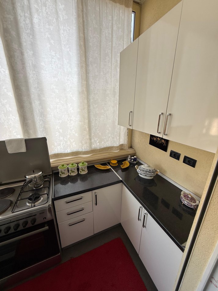 Tirane, jepet me qera apartament 2+1 Kati 3, 100 m² 600 € (Mbikalimi i Komunes)