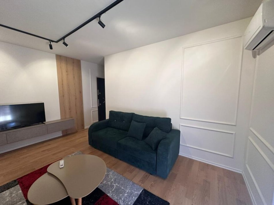 Tirane, jepet me qera apartament 1+1 Kati 3, 70 m² 550 € (Xhamia Selite)