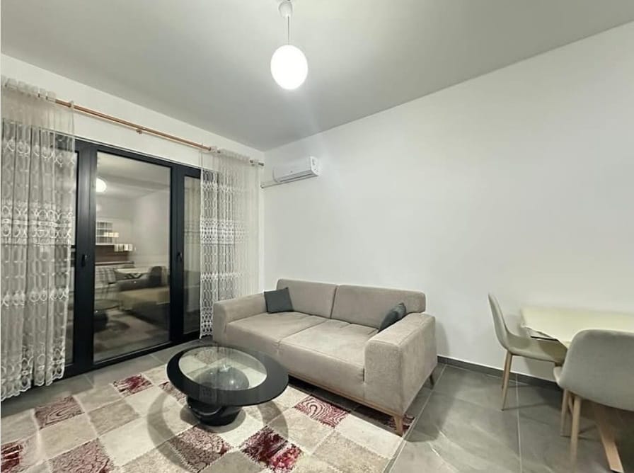 Tirane, jepet me qera apartament 1+1 Kati 7, 76 m² 600 € (Kompleksi Square 21)