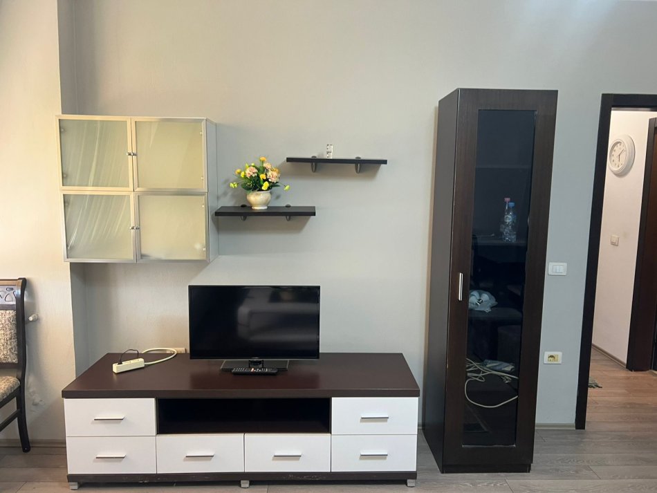 Tirane, jepet me qera apartament 1+1 , 68 m² 500 € 