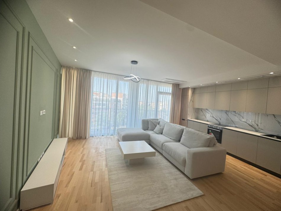 Tirane, jepet me qera apartament 2+1 , 130 m² 2.200 € 
