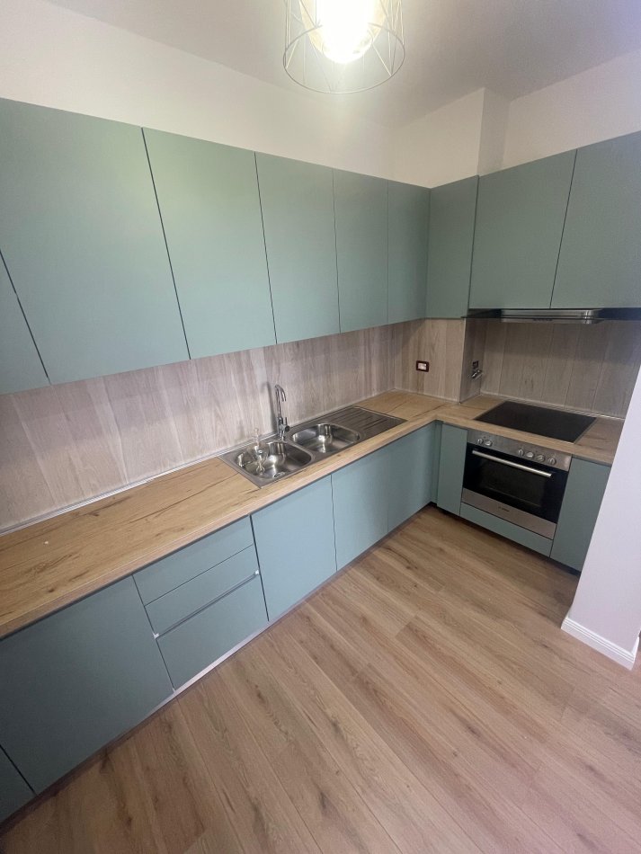 Tirane, jepet me qera apartament 2+1 Kati 11, 100 m² 850 € 