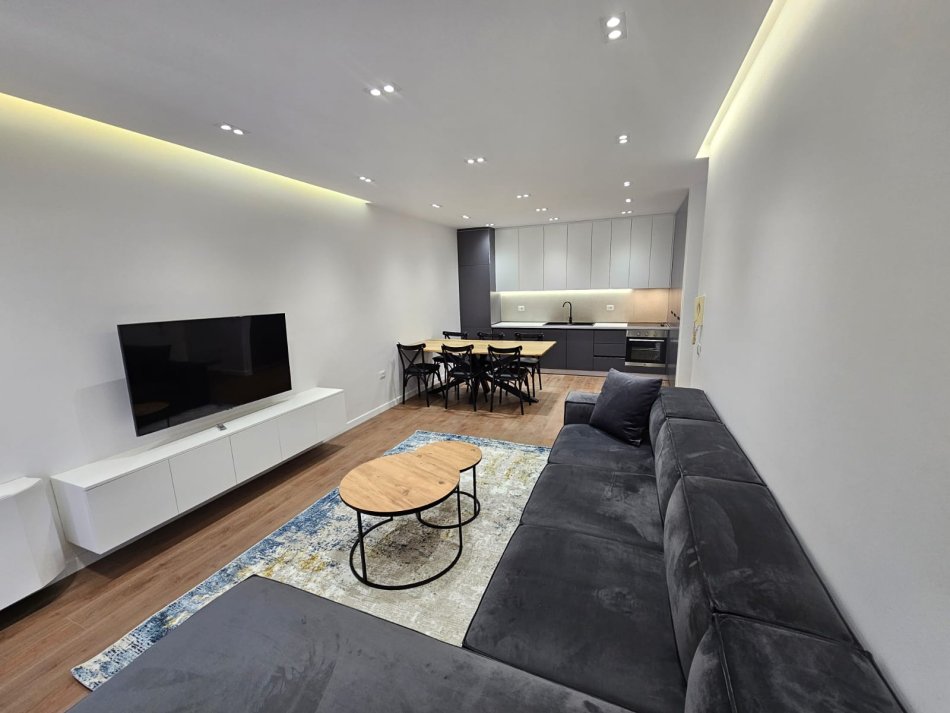 Tirane, jepet me qera apartament 2+1 , 100 m² 1.000 € 
