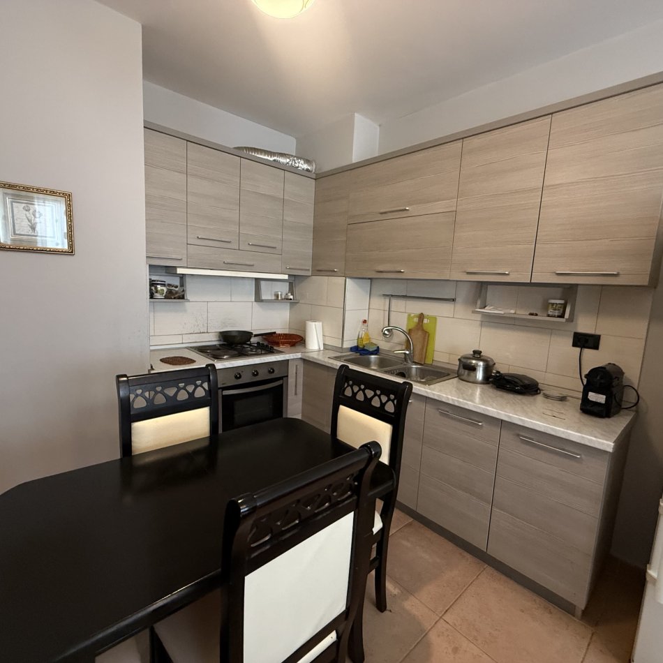 Tirane, shitet apartament 1+1+Ballkon , 66 m² 96.000 € 