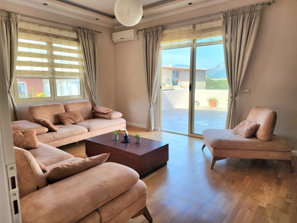 Tirane, shitet apartament+verande | Penthouse 2+1 , 174 m² 330.000 € 