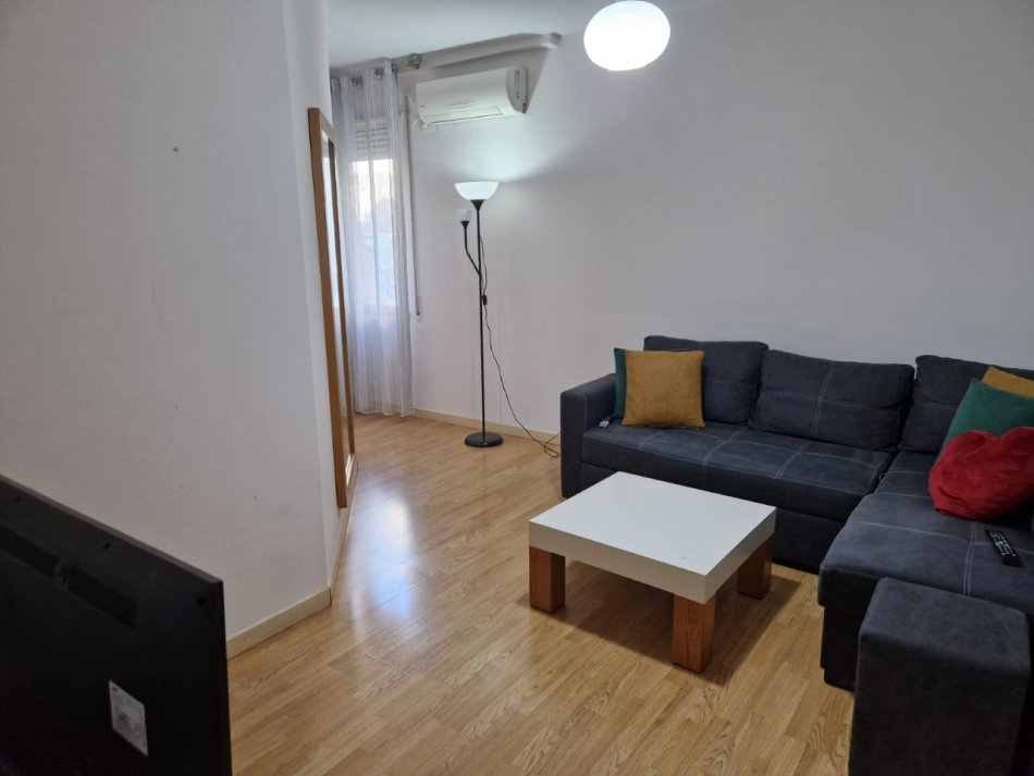 Tirane, jepet me qera apartament 1+1 , 68 m² 500 € 
