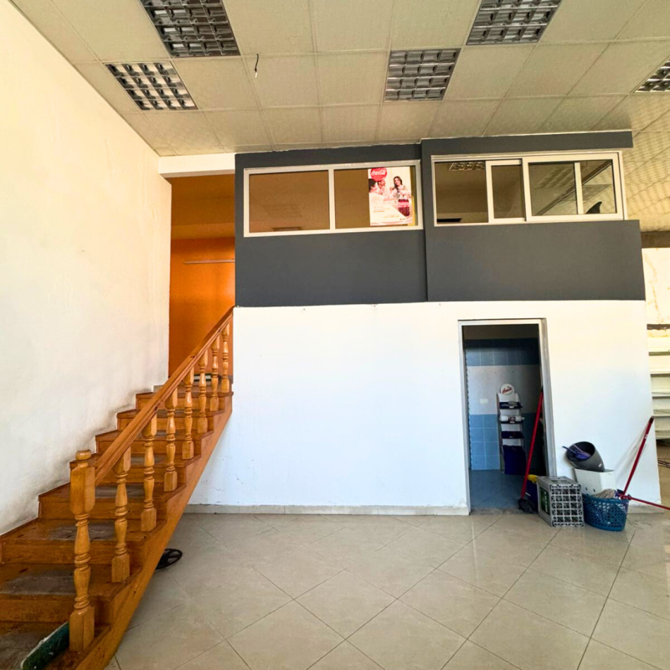 Kavaje, jepet me qera ambjent biznesi Kati 1, 800 m² (Shetitorja,Josif Budo,Kavaje)