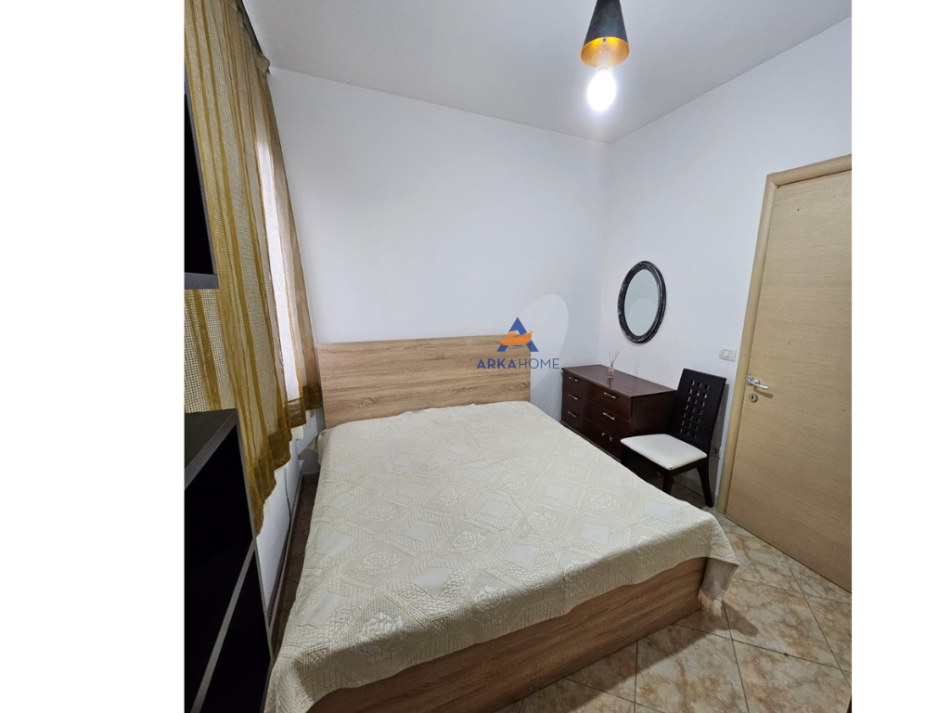 JEPET APARTAMENT ME QERA 1+1 TEK UNIVERSITETI “MARIN BARLETI, SELITE 400 EURO.