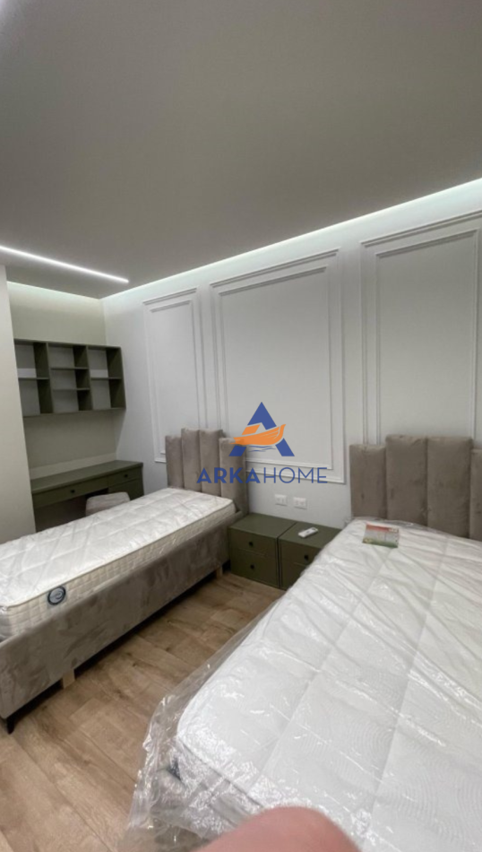 Tirane, jepet me qera apartament 2+1+Ballkon Kati 2, 116 m² 1.700 € (LIQENI I THATE)