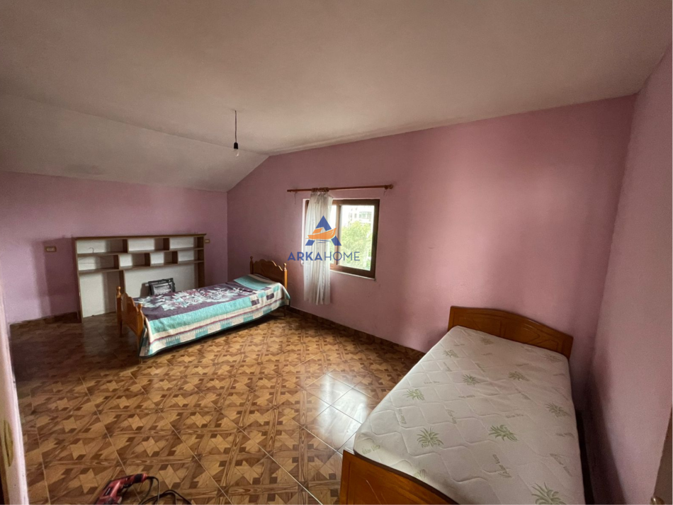 Tirane, jepet me qera shtepi 2+1+Ballkon Kati 3, 150 m² 400 € (Besnik Ceka)