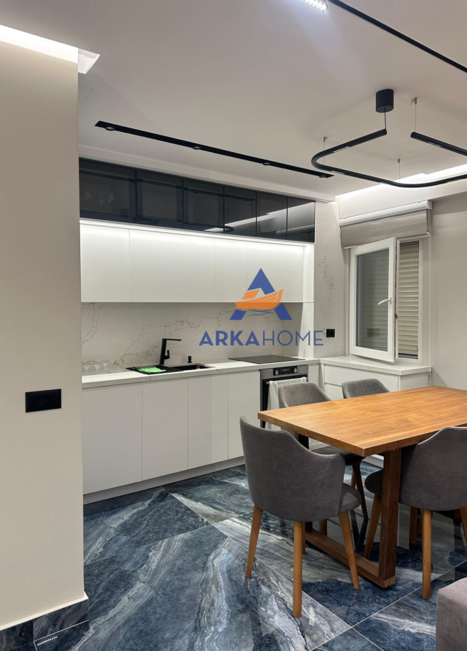 Tirane, jepet me qera apartament 2+1+Ballkon Kati 4, 100 m² 1.500 € 